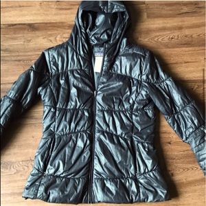 Patagonia puff jacket